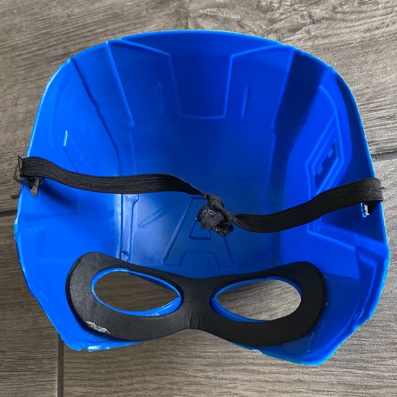 Marvel Captain America Halloween Costume - Picture 5 of 7